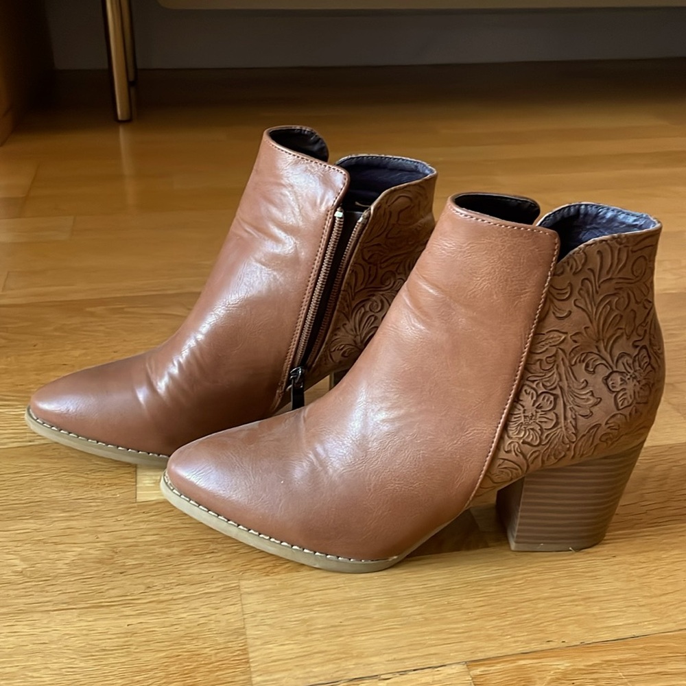 Cowboy boots. Size 8. Worn once. SHEIN